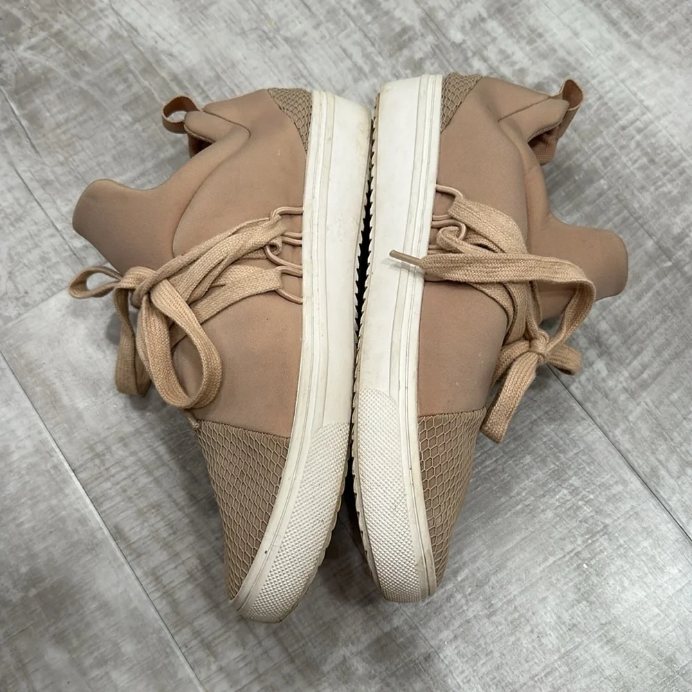 💕SOLD💕Steve Madden Lancer Blush Women’s Sneakers - Picture 3 of 10